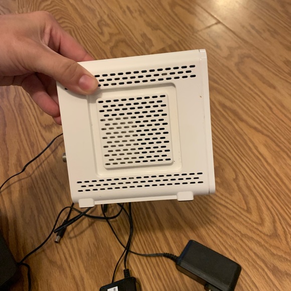 ARRIS- SURFboard SB6190 DOCSIS - Picture 2 of 2